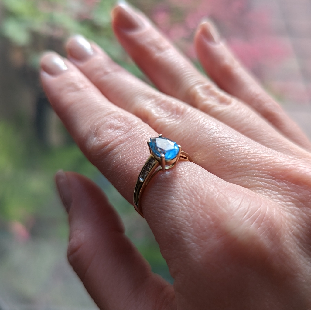 10k Yellow Gold Topaz Diamond Pear Teardrop Ring